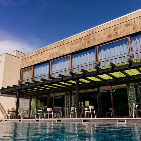 Aqua Village, Health 5*