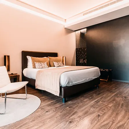 Aqua Village, Health