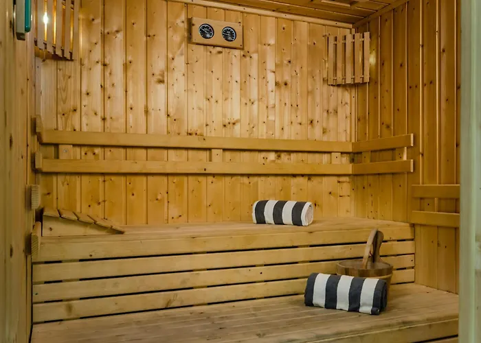 Aqua Village, Health 5*