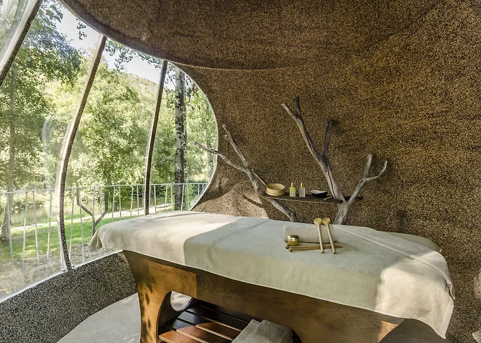 Aqua Village, Health Feriested