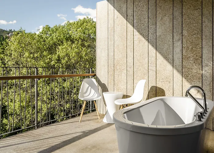 Aqua Village, Health 5*