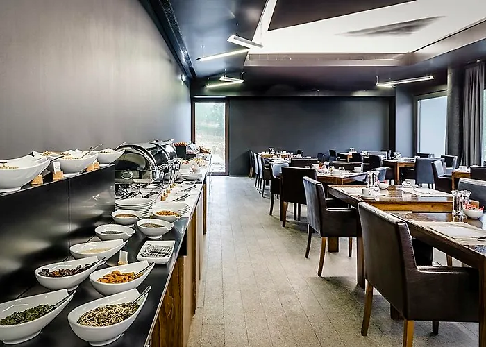 Aqua Village, Health Feriested